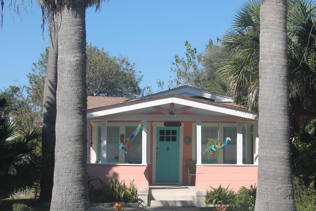 Coronado Palms Coastal Cottage Галвестон Екстер'єр фото